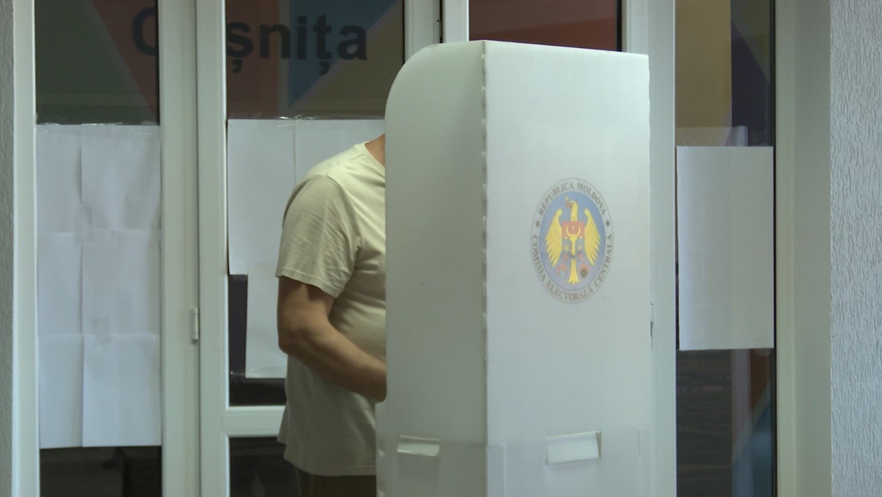 Locuitorii din Coșnița și-au exprimat părerea privind exploatarea resurselor minerale: „Vrem să fie bine în sat”