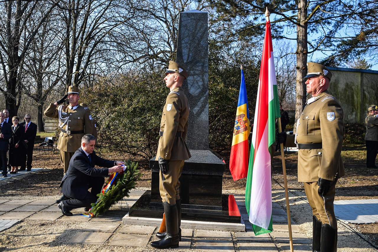 Monument dedicat eroilor originari din Basarabia, inaugurat la Budapesta. Chișinăul și Budapesta au semnat un memorandum în domeniul apărării