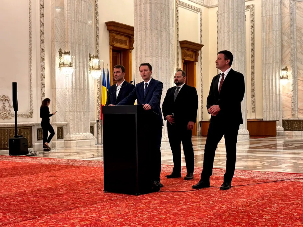 „Vrem o Românie modernă”: Mureșan a depus programul de guvernare și lista miniștrilor