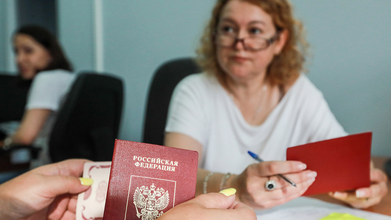 Cerere uriașă de pașapoarte în Rusia: programările au devenit aproape imposibile
