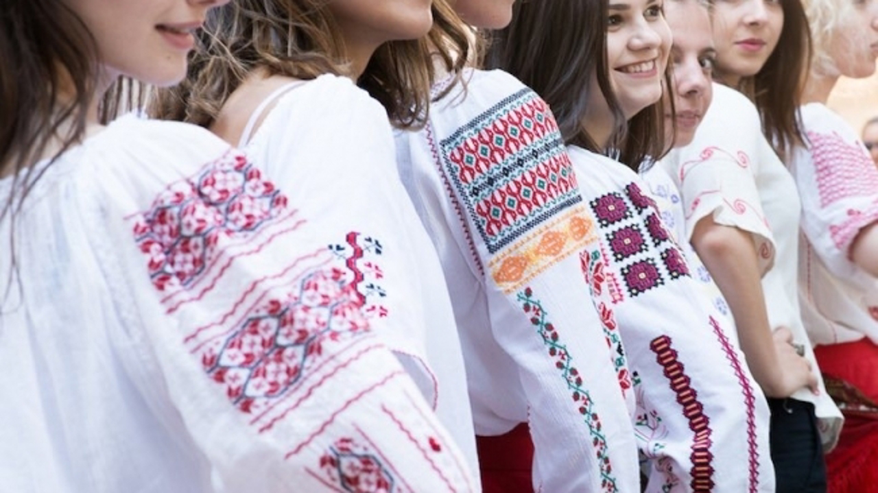 В Республике Молдова отмечают Национальный день Народного костюма