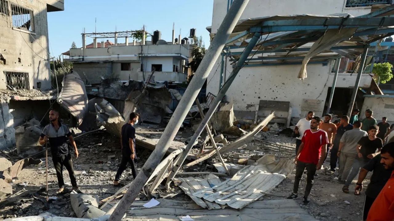 Cel puțin 16 morți într-un atac israelian asupra unei școli din Gaza