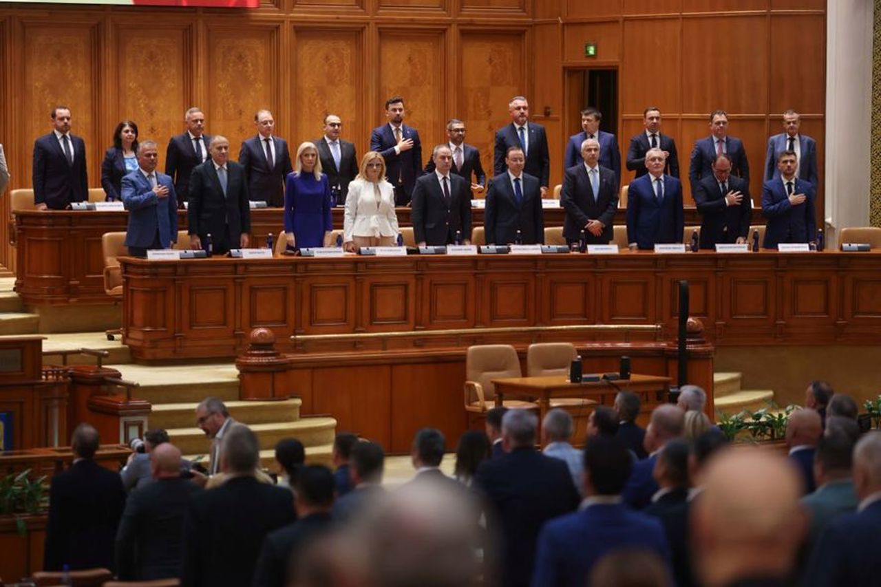 Guvernul Veștea din România a picat: A primit 189 de voturi „pentru”, deși avea nevoie de minimum 233