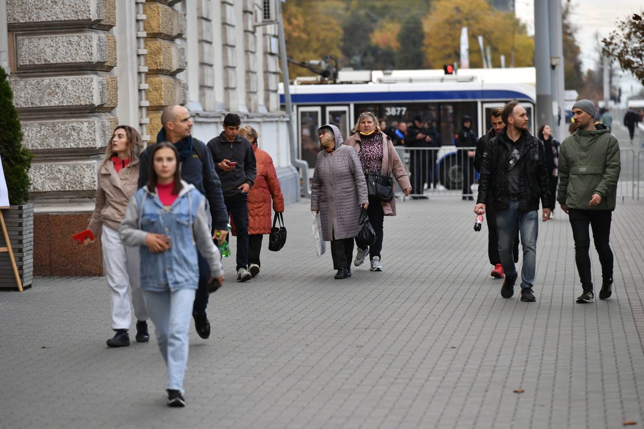 National minorities, including the adult population, will be able to study the Romanian language. The National Program for 2023-2025, approved by the Government