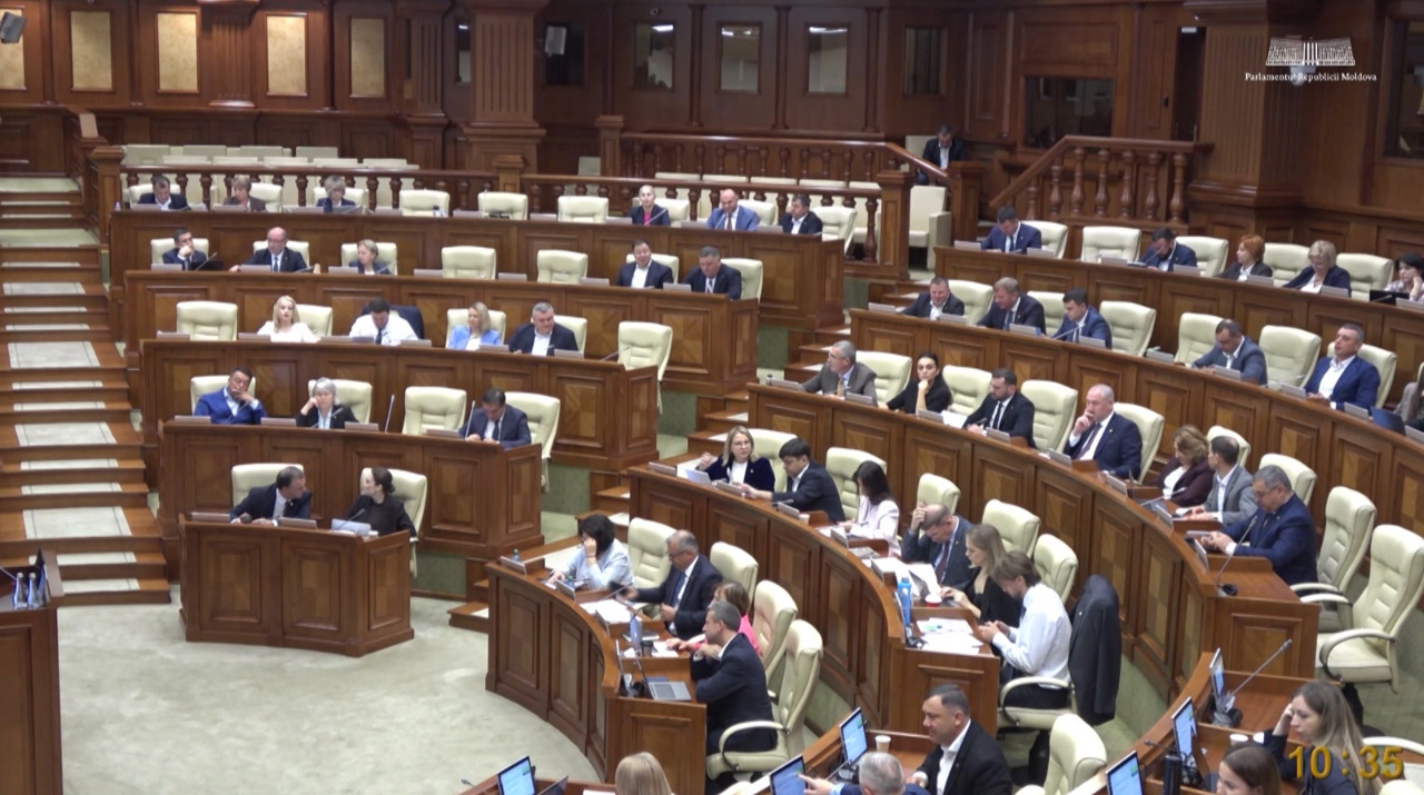 Opoziția cere explicații de la mai mulți miniștri. Majoritatea PAS a respins solicitările