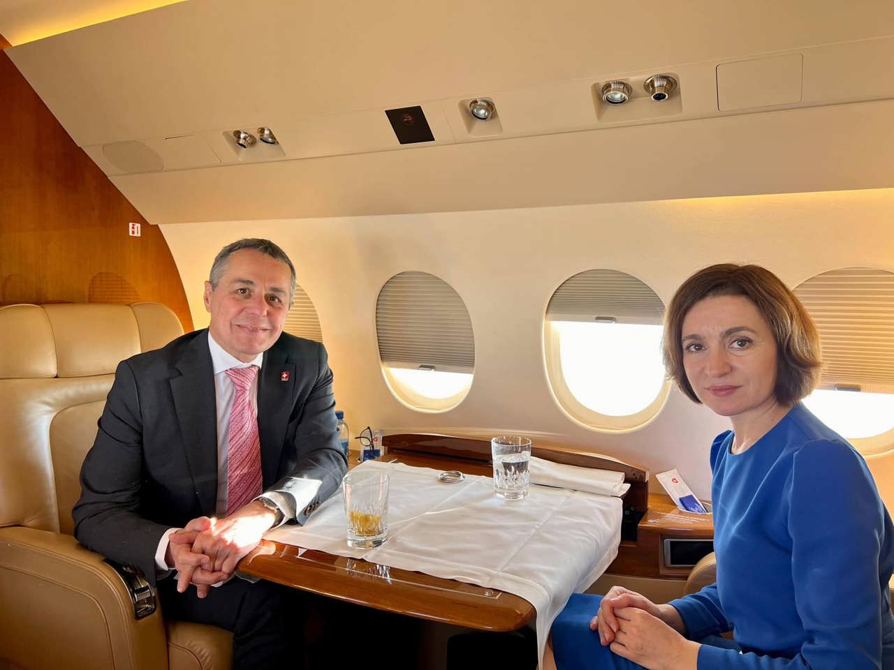 The head of state, on the same plane with the president of the Swiss Confederation: "We talked about the complicated situation in the region"