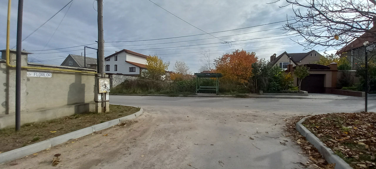 Din livezi în locuințe: dificultățile integrării întovărășirilor pomicole în intravilan