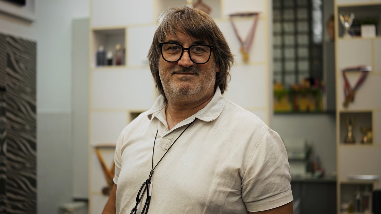 Moldova este UE! Victor Micușa, stilist și antreprenor: „Europa pentru mine înseamnă șansa de a construi un viitor bun în R. Moldova”