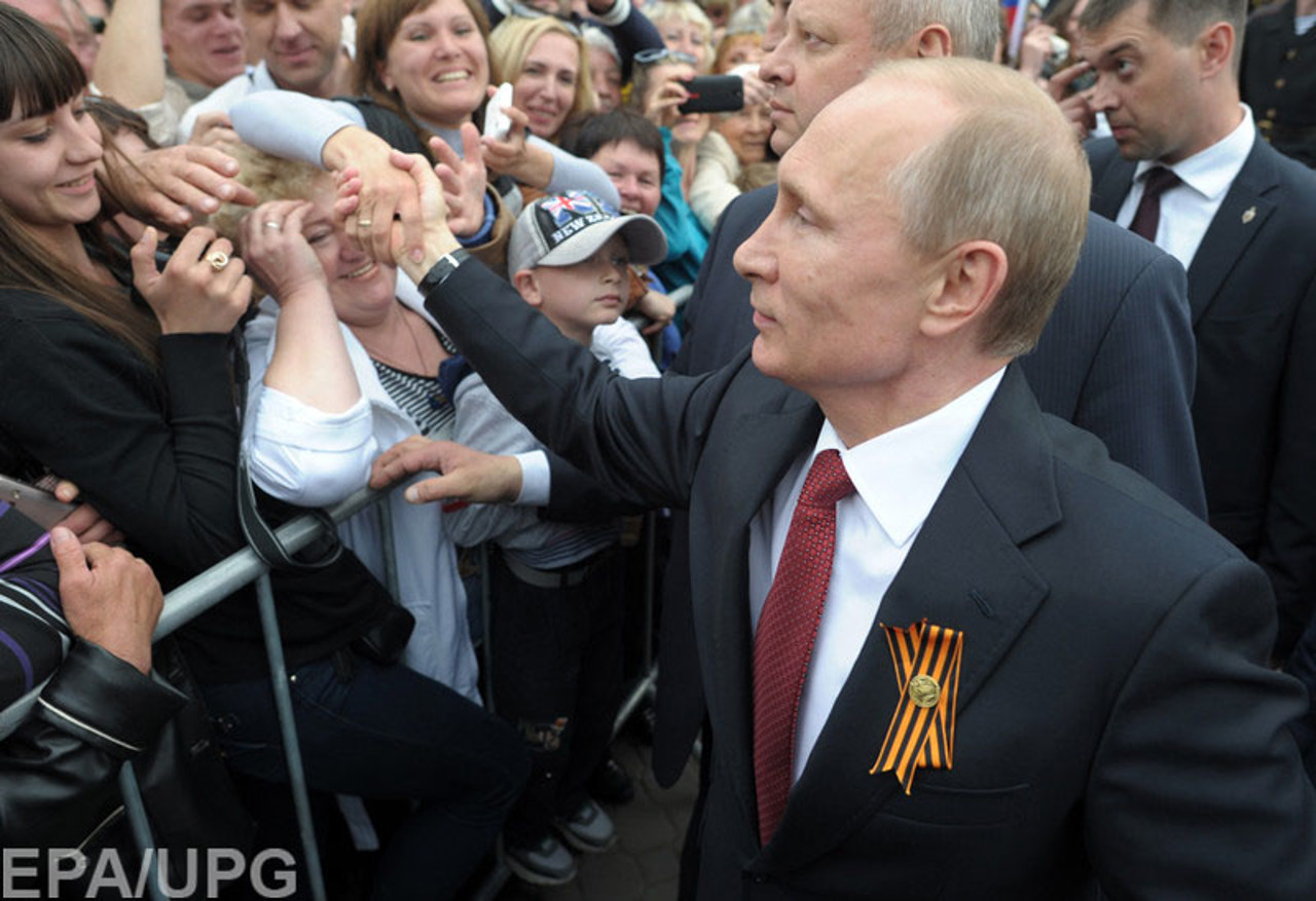 Георгиевская лента: как появился "символ Победы" и есть ли связь с Великой Отечественной войной