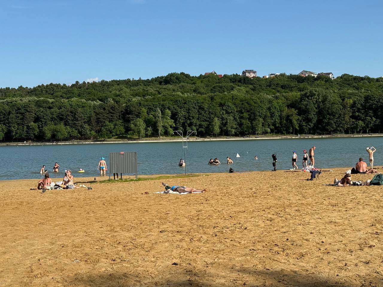 Lacurile din Chișinău nu corespund normelor sanitare: înotul nu este recomandat