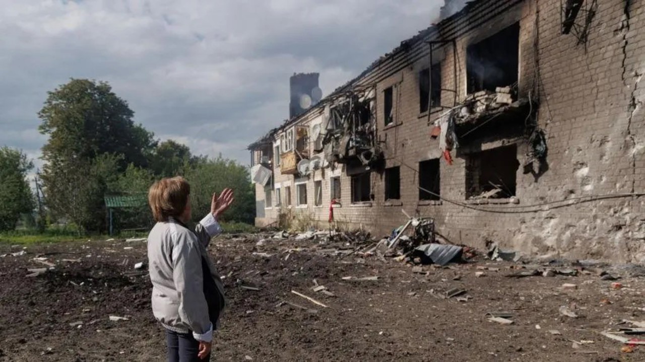 Bombele glisante ale Rusiei devastează orașele din Ucraina pe bani puțini