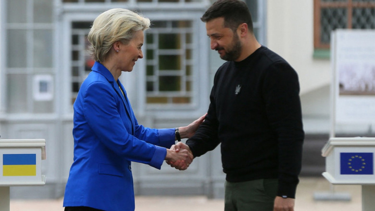 Зеленский просит Урсулу фон дер Ляйен снять ограничения на импорт украинского зерна в соседние страны