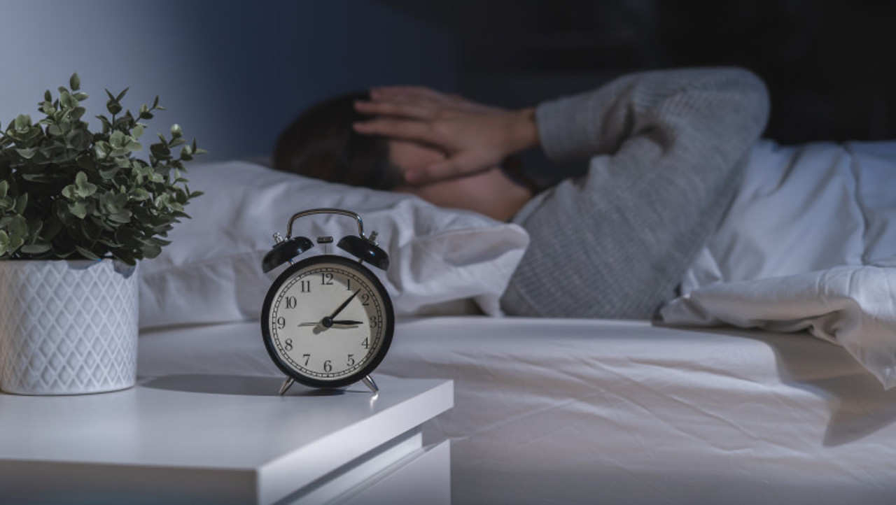 Somnul pierdut în timpul săptămânii nu se recuperează în weekend, avertizează specialiștii