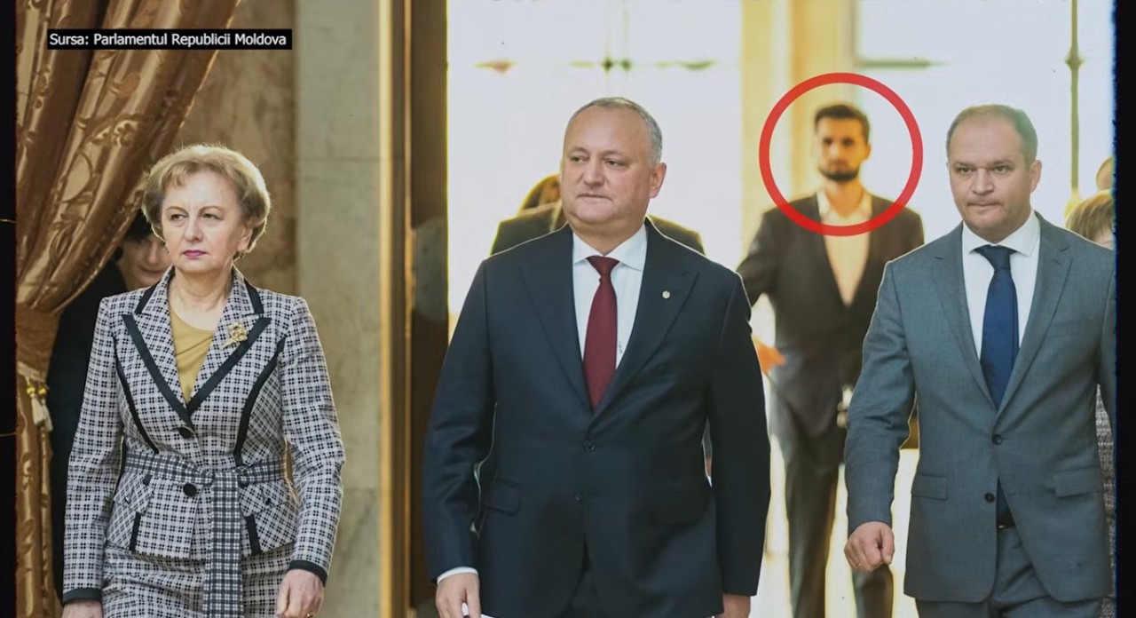 WatchDog prezintă „ochii Moscovei din Primăria Chișinău”. Un personaj afiliat FSB ar fi ajuns asistentul lui Ion Ceban. Primăria neagă