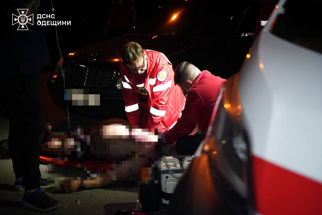 Explozii și incendii la Odesa și Poltava: O persoană a murit, mai mulți răniți după atacurile rusești