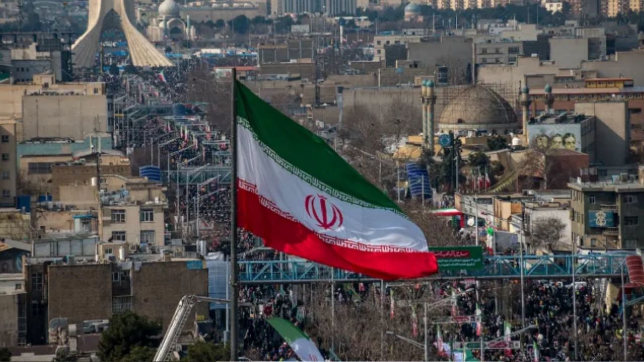 Alertă de călătorie pentru Iran: cetățenii moldoveni, sfătuiți să părăsească de urgență acest stat