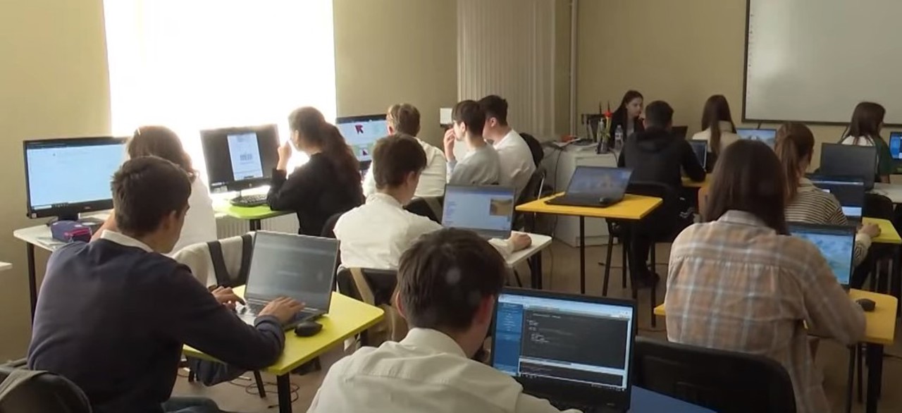 Moldova Revamps Schools: Tech & Future Skills Focus