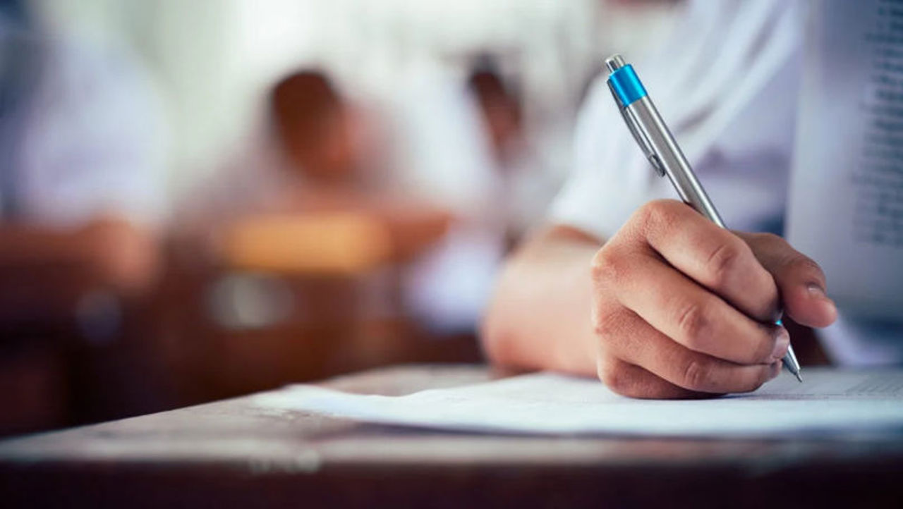 Încă o șansă pentru absolvenții de gimnaziu: sesiunea suplimentară începe cu proba la Istorie