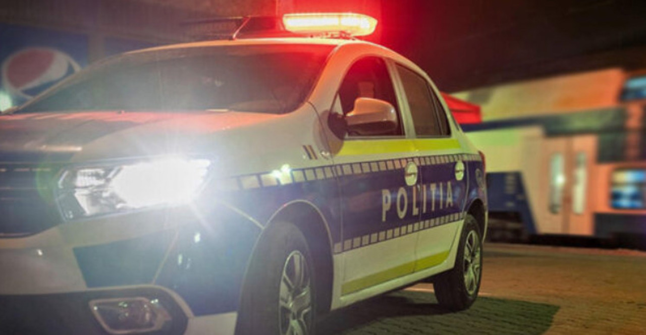 Accident în județul Vaslui: Un camion cu vin, înmatriculat în Republica Moldova, s-a oprit într-un parapet