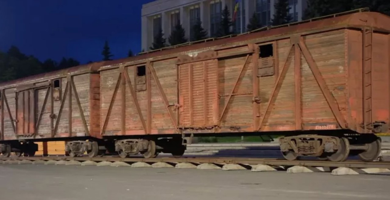 75-летие со дня крупнейшей волны сталинских депортаций: на ПВНС вернулся "поезд скорби"