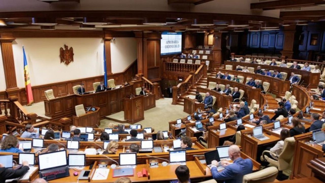 Новый кодекс работы парламента одобрен во втором чтении
