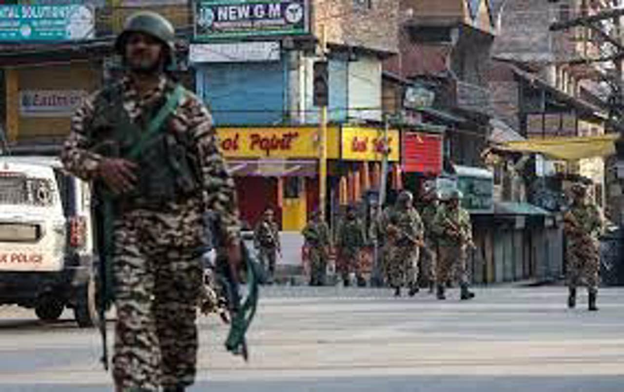 Индия и Пакистан договорились о "полном и незамедлительном" прекращении огня