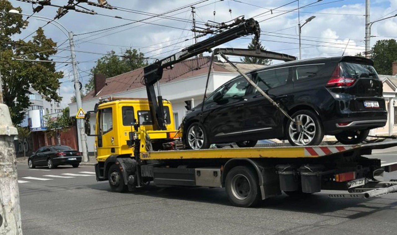 Moldova restricts car towing: New rules for illegal parking