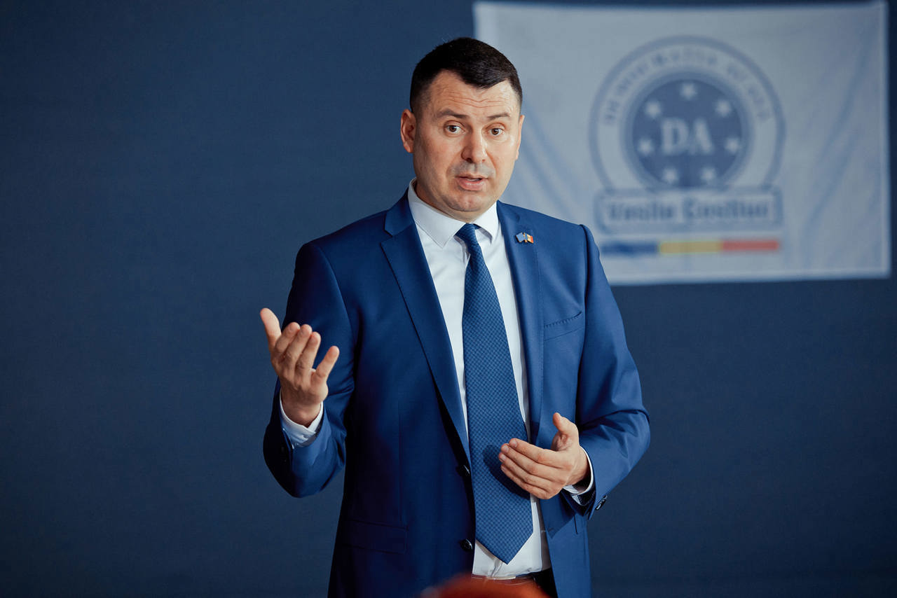 Deputatul Vasile Costiuc, vizat de un control ANI pentru încălcarea regimului de incompatibilitate