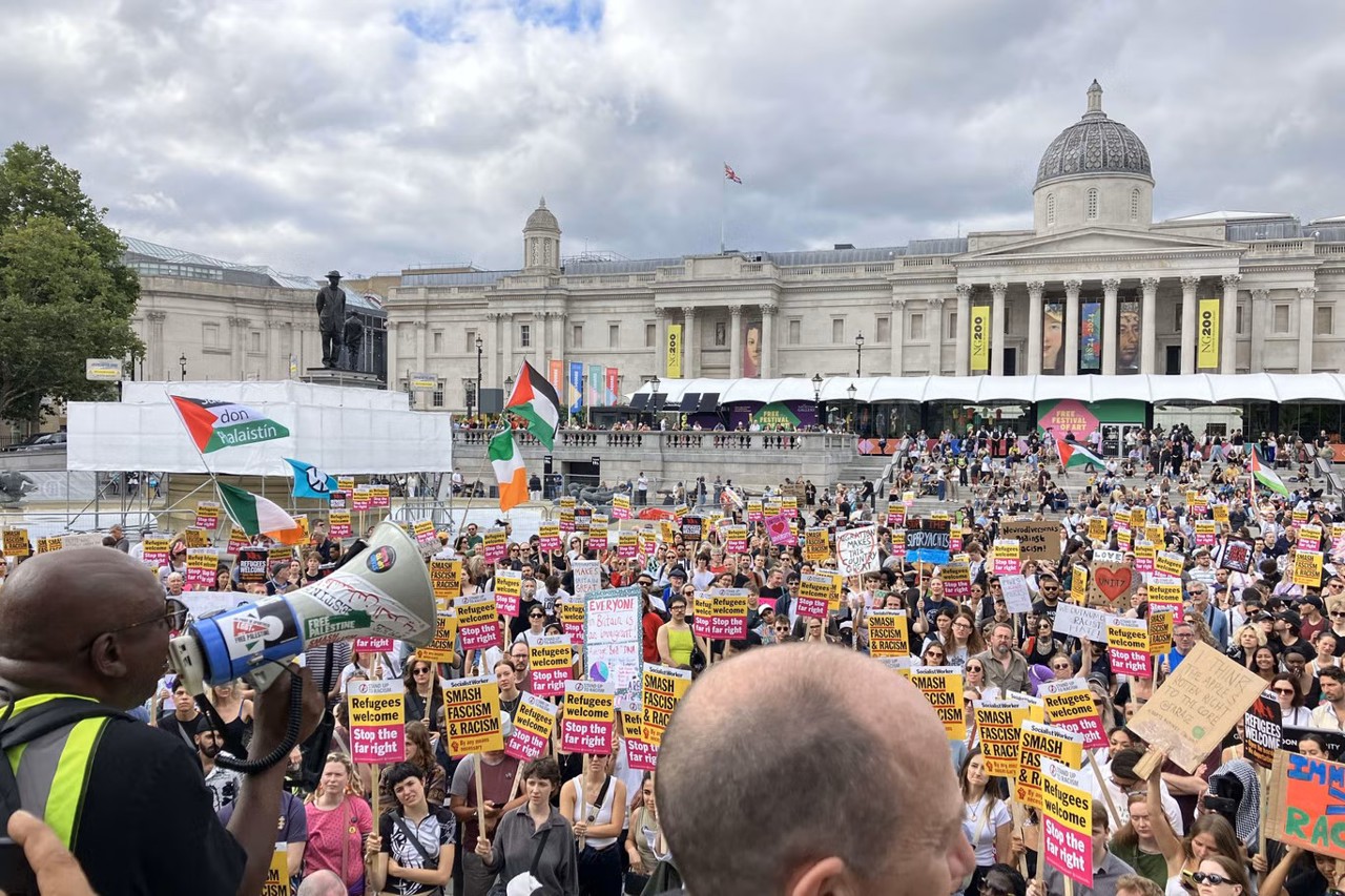 Marea Britanie: Mii de persoane au participat la proteste antirasiste 