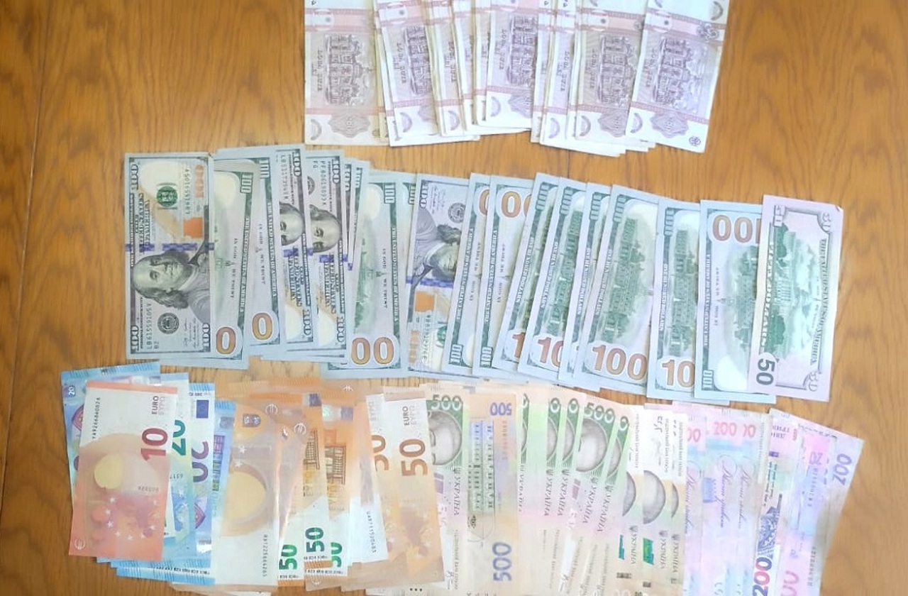 Trei persoane, printre care un inspector de stat, cercetate într-un dosar de corupție privind rețelele de canalizare din Bilicenii Vechi