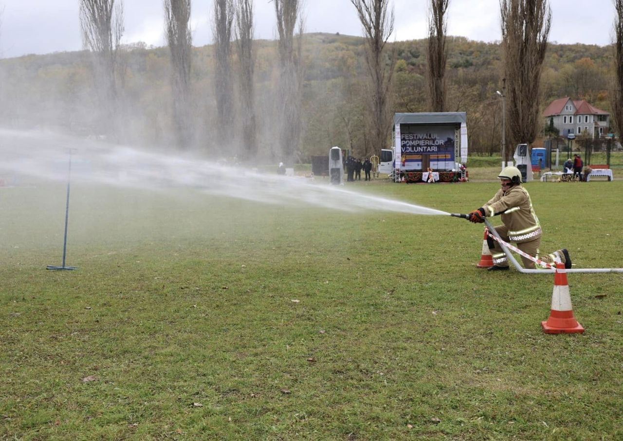 Moldovan volunteer firefighters: Dedicated to community safety