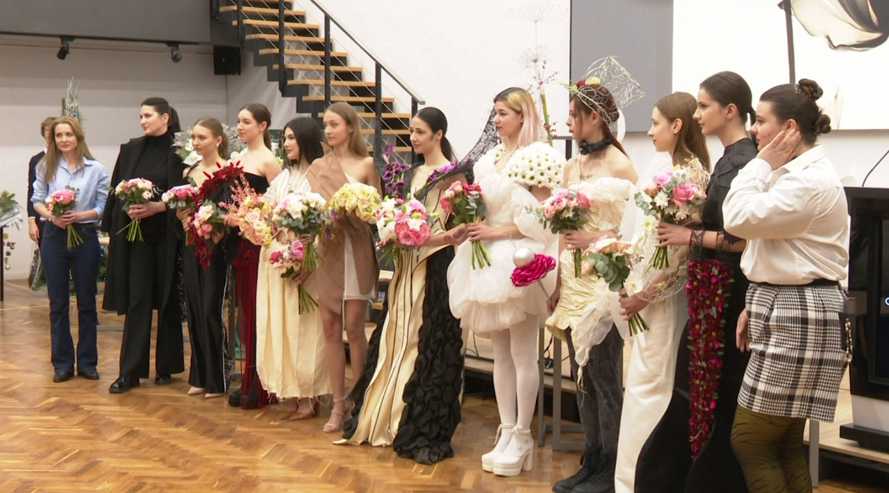 Floriști din R. Moldova și România, într-un spectacol floral de sărbători