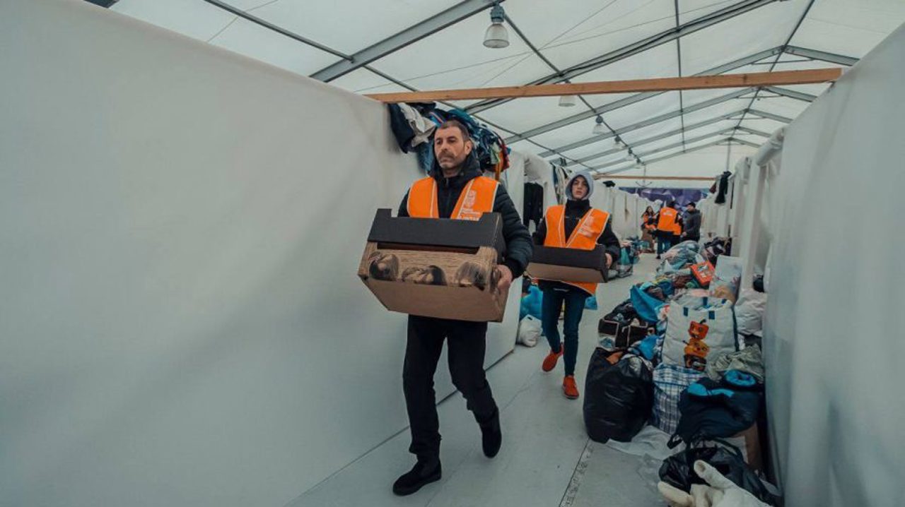 Voluntariatul, reglementat printr-o lege nouă. Tinerii pot face voluntariat de la 14 ani, iar competențele vor fi recunoscute oficial