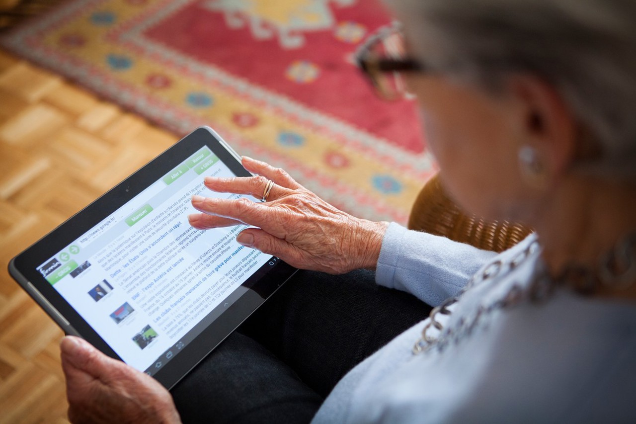 Proiect la USM: Persoanele în etate se pot înscrie la cursuri gratuite de dezvoltare a abilităților digitale