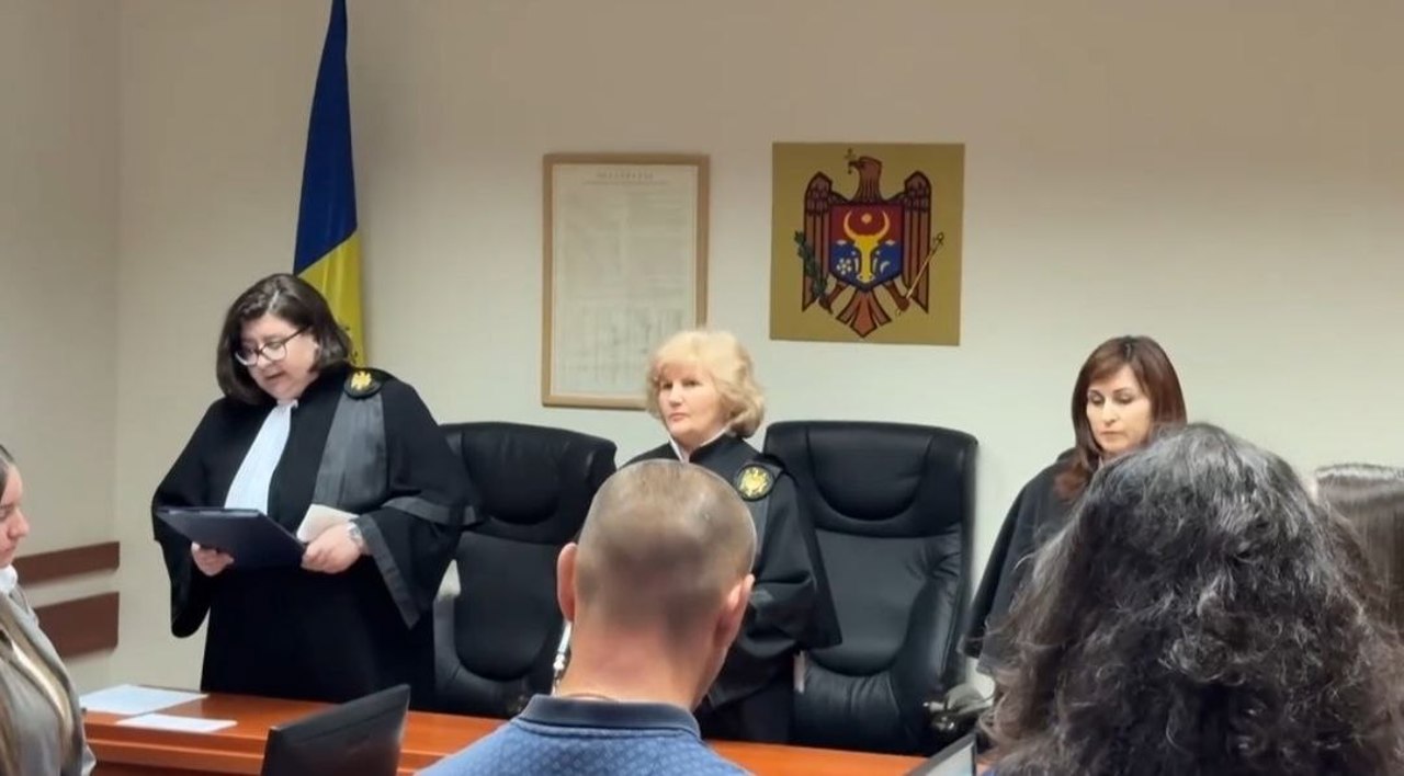 АП: деятельность трех партий приостановлена, еще одно политформирование распущено