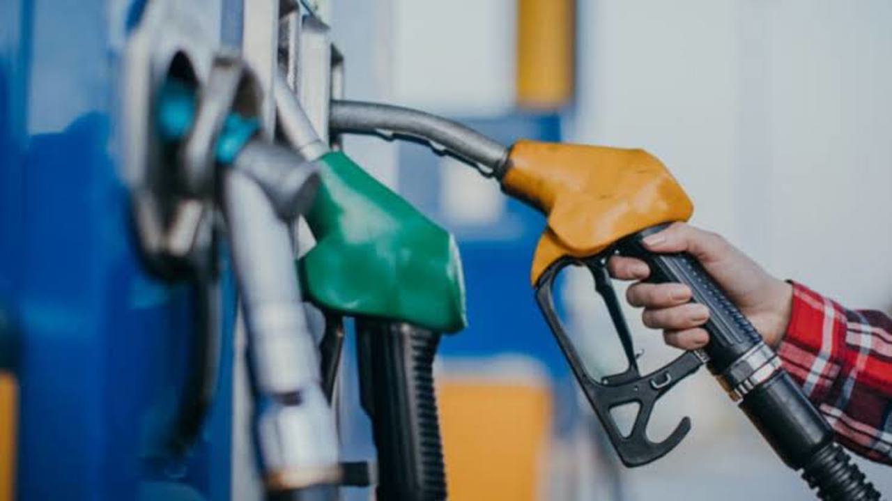 Нефть марки Brent выше $90 за баррель: в Молдове вновь дорожают бензин и дизель