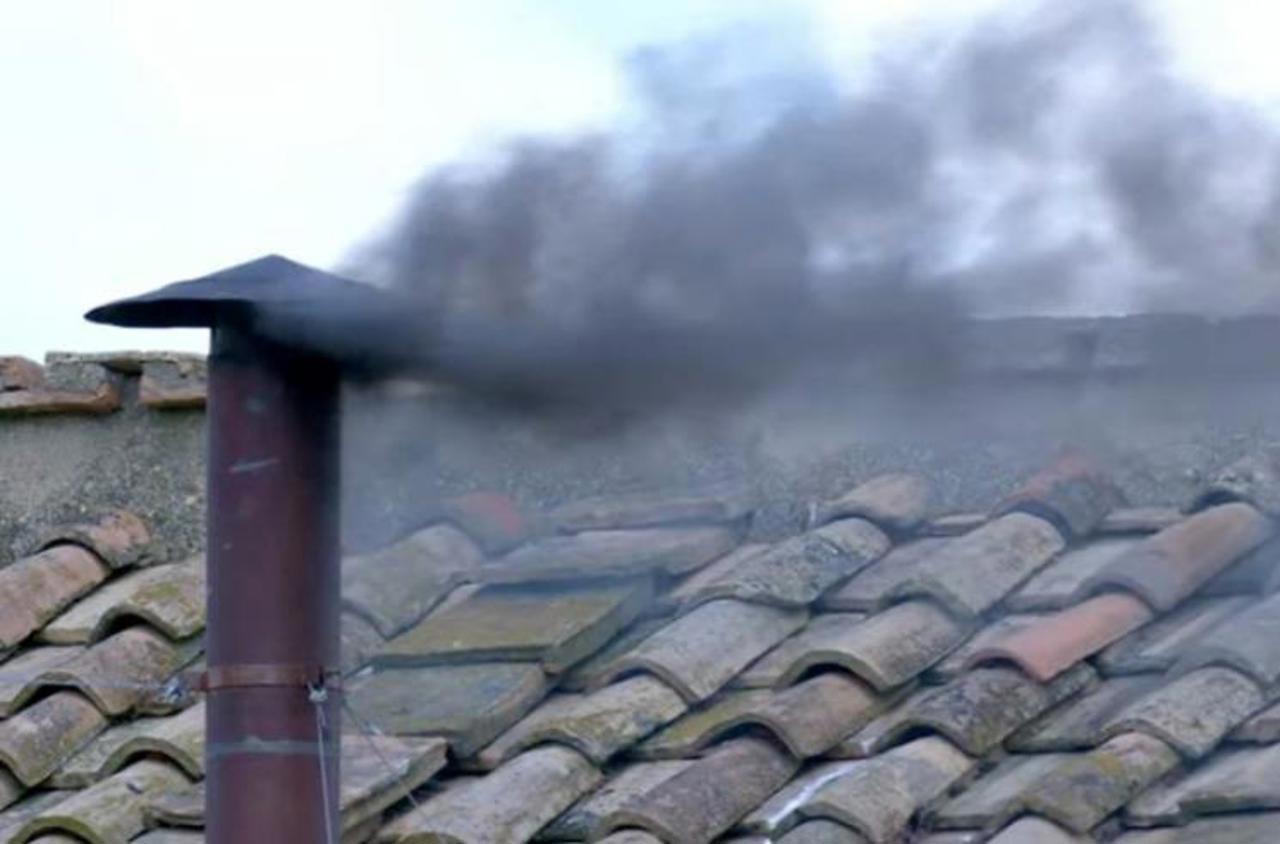 Конклав в Ватикане пока не смог избрать нового папу римского