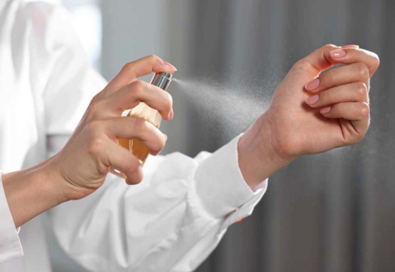 Parfum „cu probleme”, retras de pe piață. Producătorul autohton neagă neregulile semnalate de ANSP: „Nu prezintă risc pentru consumatori”