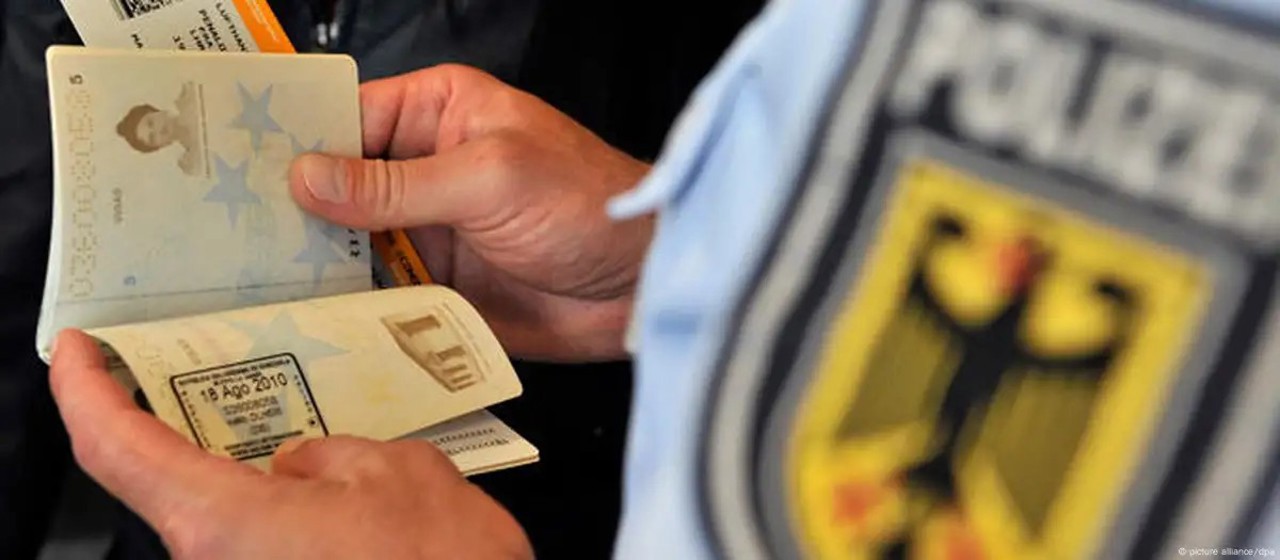 Без штампа в загранпаспорте: совет ЕС и Европарламент договорились о постепенном запуске системы EES на границах Евросоюза