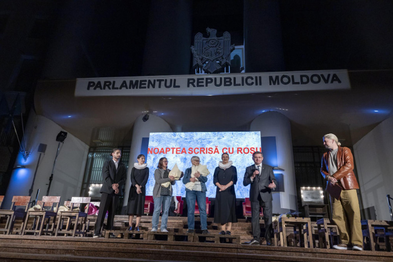 "The Night Written in Red", a documentary performance on courage and freedom in Parliament Square