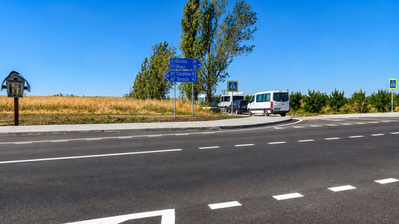Circulația pe drumul Arionești - Otaci, care leagă „nordul cu sudul” R. Moldova, redeschisă oficial după reparația unui tronson de 9.4 km 