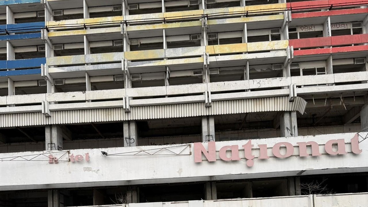 В Молдове владельцев заброшенных зданий обяжут ограждать и закрывать объекты