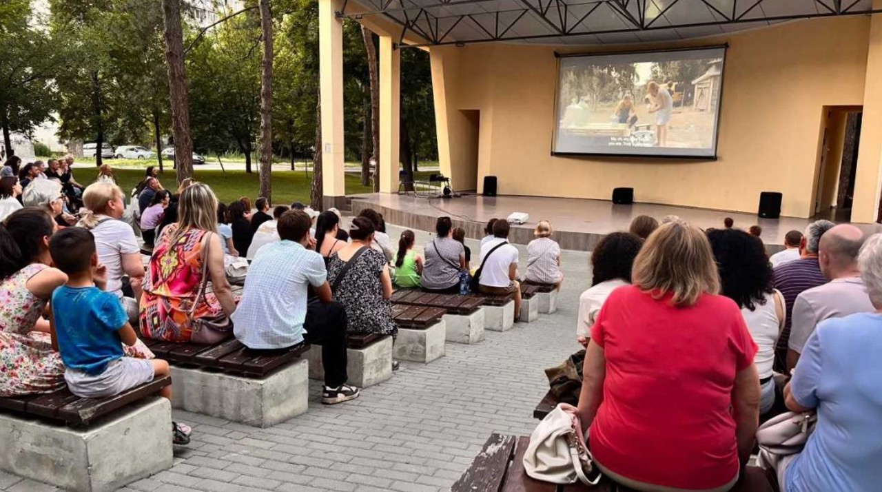 Proiecții de film în aer liber, organizate gratuit la Chișinău, în august