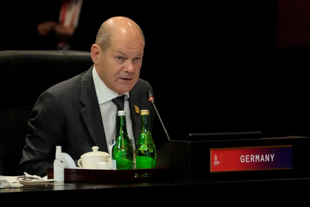 G20 meeting // German Chancellor Olaf Scholz asks Russian President Vladimir Putin to withdraw his army from Ukraine