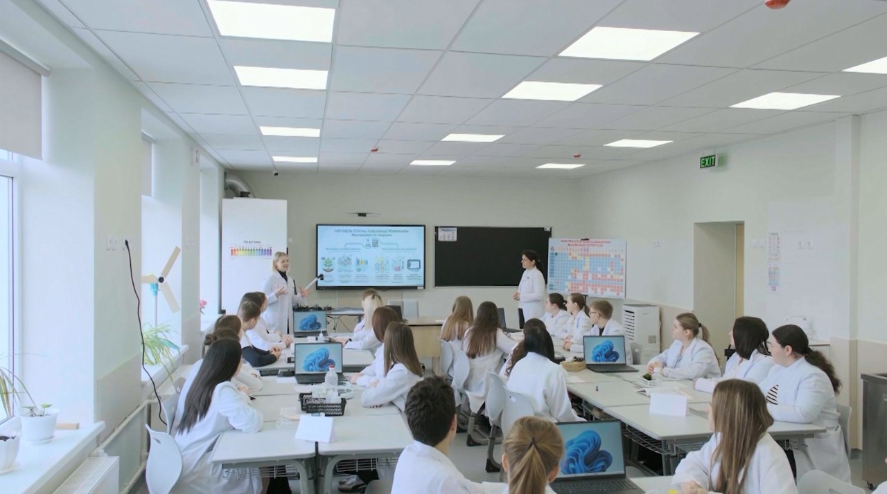 Parliament approves €40 million EIB loan to renovate 20 schools