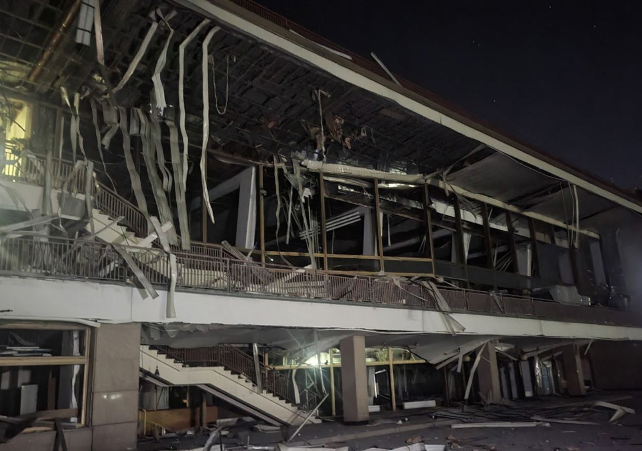 Regiunea Odesa, atacată cu drone Shahed și rachete Onyx. Un hotel și gara maritimă au fost avariate, iar o femeie - rănită