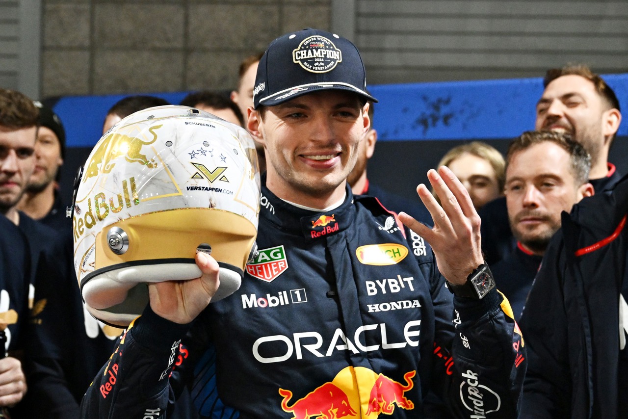 Max Verstappen a devenit pentru a 4-a oară consecutiv campion mondial la automobilism Formula 1