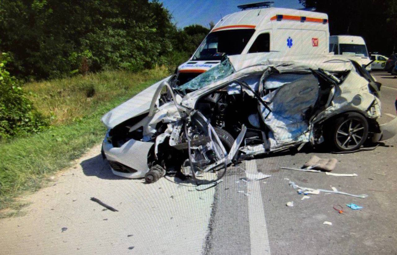 Accident grav la Strășeni: O șoferiță a murit la spital