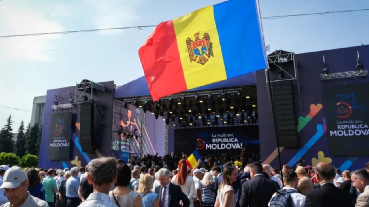 Primarul Chișinăului acuză Guvernul de cheltuieli exagerate pentru Ziua Independenței. Reacția Guvernului: „Primarul Ceban, deranjat de propria biografie”