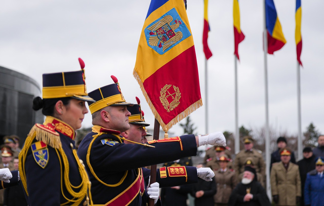 Возложение цветов, военный парад и хоровод Союза: Так отмечали День объединения румынских княжеств по ту сторону Прута